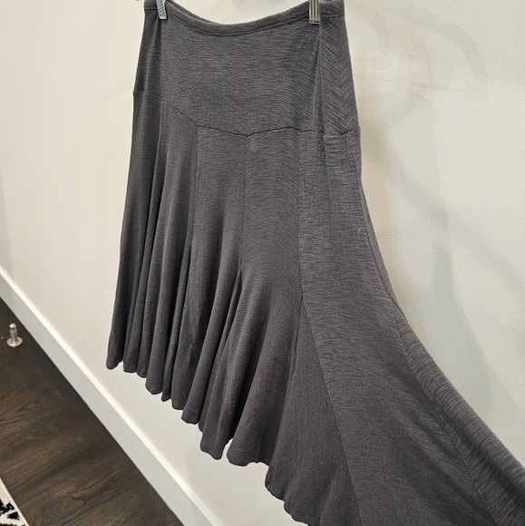 Coldwater Creek Gray Flowy Knit Flare Skirt Pull On Size PS 6-8 - Picture 3 of 8